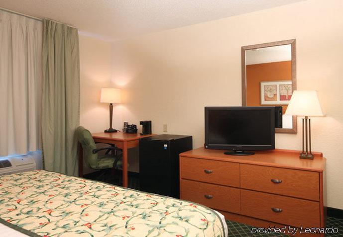 Spark By Hilton Springfield Southwest Room photo